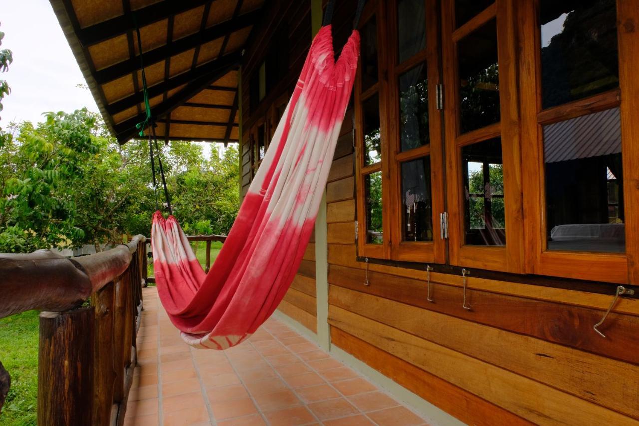 Monkey Mansion - Jungalows & Tours Khao Sok National Park Exterior foto