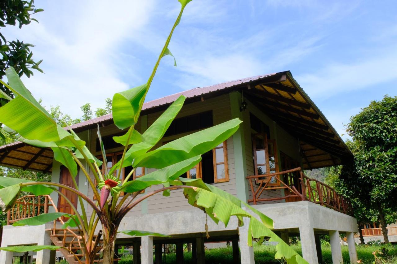 Monkey Mansion - Jungalows & Tours Khao Sok National Park Exterior foto