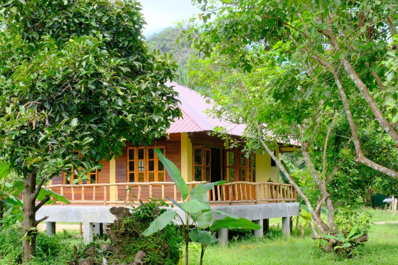 Monkey Mansion - Jungalows & Tours Khao Sok National Park Exterior foto