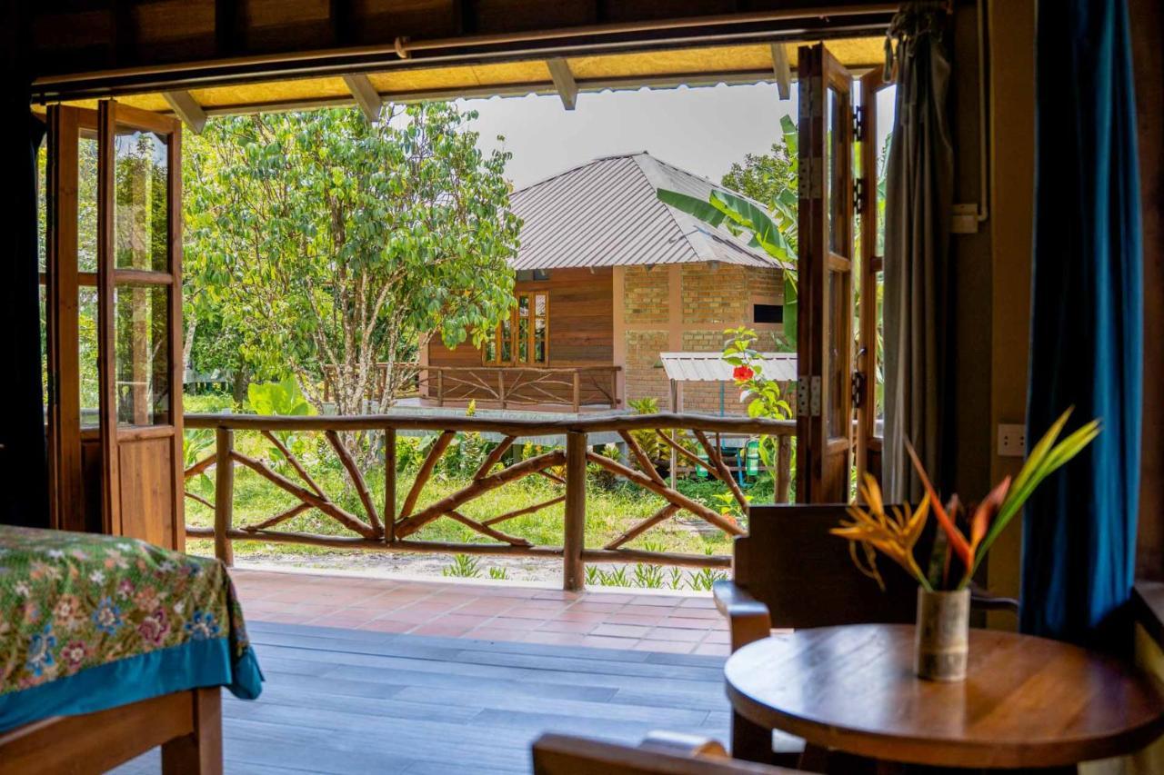 Monkey Mansion - Jungalows & Tours Khao Sok National Park Exterior foto