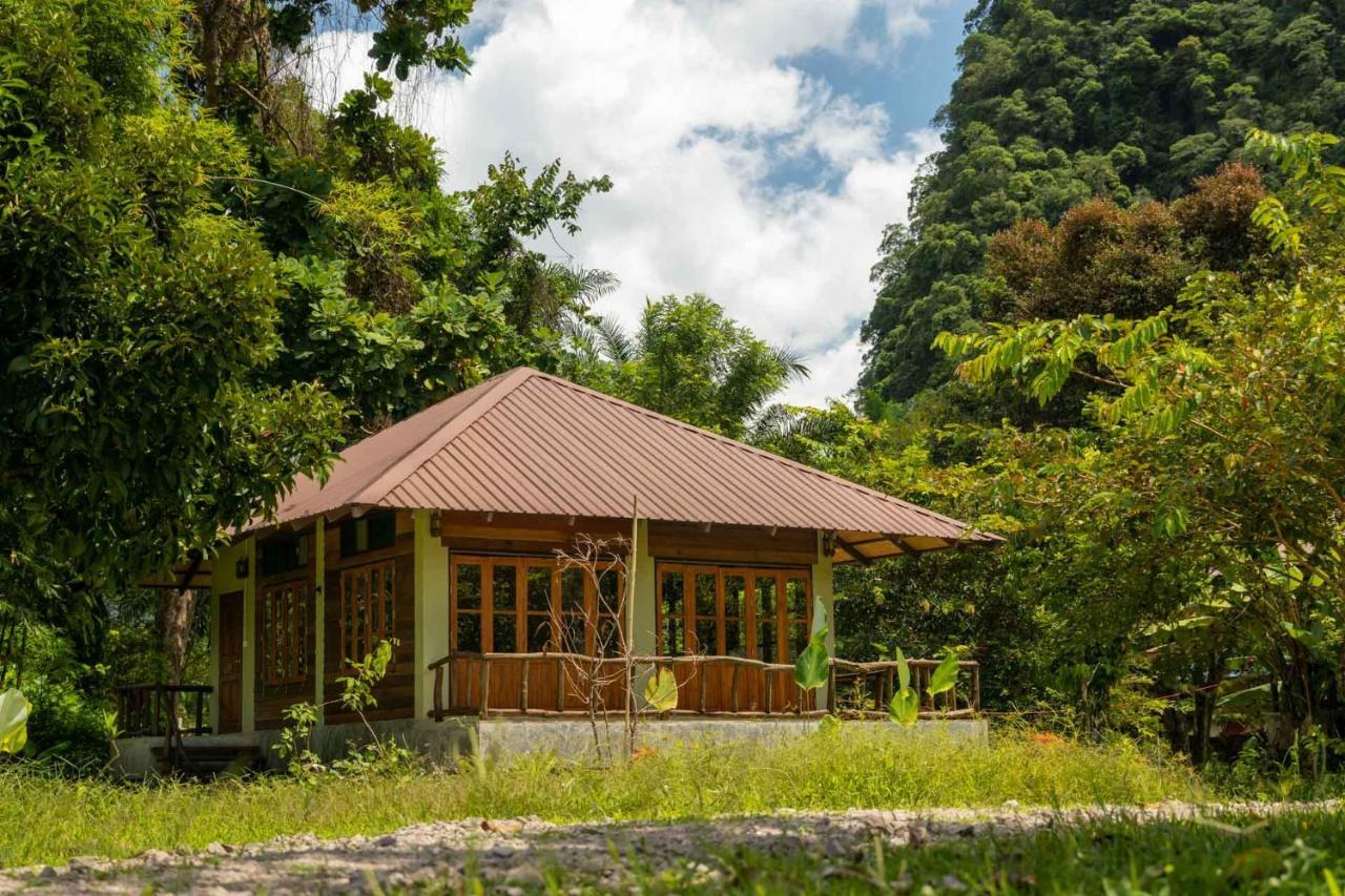 Monkey Mansion - Jungalows & Tours Khao Sok National Park Exterior foto