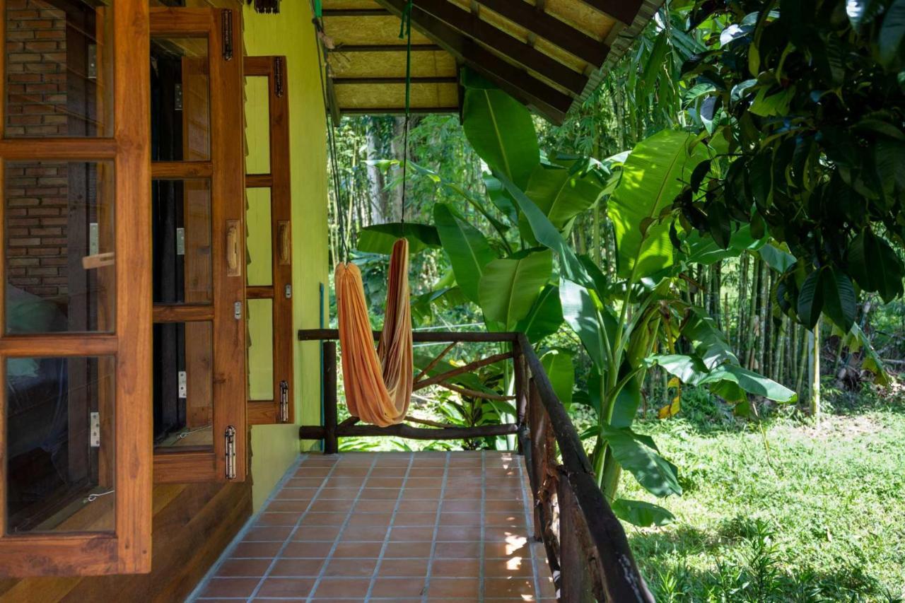 Monkey Mansion - Jungalows & Tours Khao Sok National Park Exterior foto